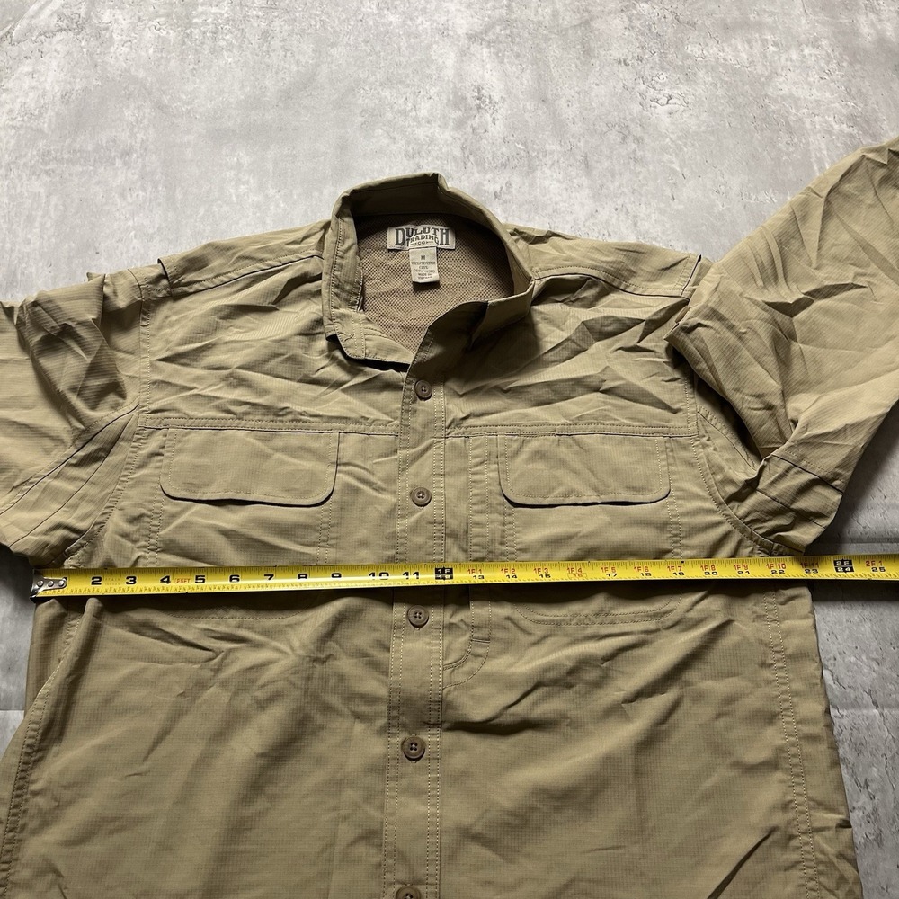 Duluth Trading Co Long Sleeve Button Down Shirt Mens Size M Tan Work Relaxed - Picture 3 of 7